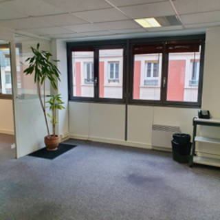 Bureau privé 27 m² 4 postes Location bureau Rue de Solférino Boulogne-Billancourt 92100 - photo 6